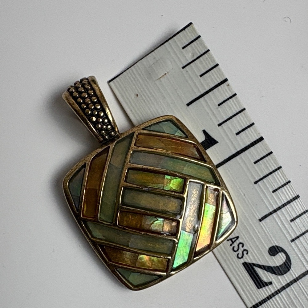 Lia Sophia basketweave pendant - Picture 4 of 6